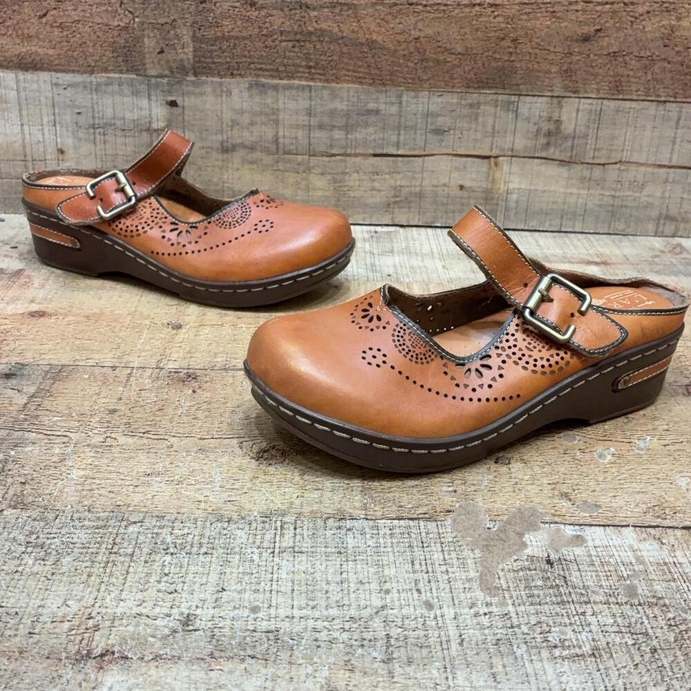 Spring Step L'Artiste Clogs Womens Size 6.5 37 Brown Leather Floral Buckle Shoes